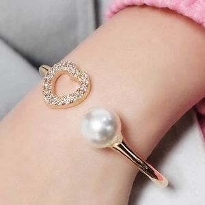Pearl Heart Fashion Cuff Charm bracelet for Women